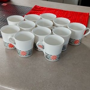 4 Corning cups